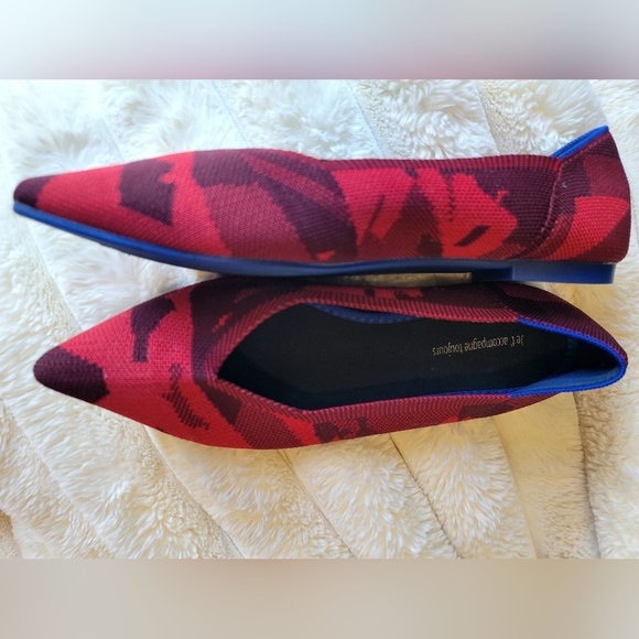 Je Te Accompagne Toujours Red Camo Stretchy Flats Size 39 (8.5 US) - Picture 2 of 5
